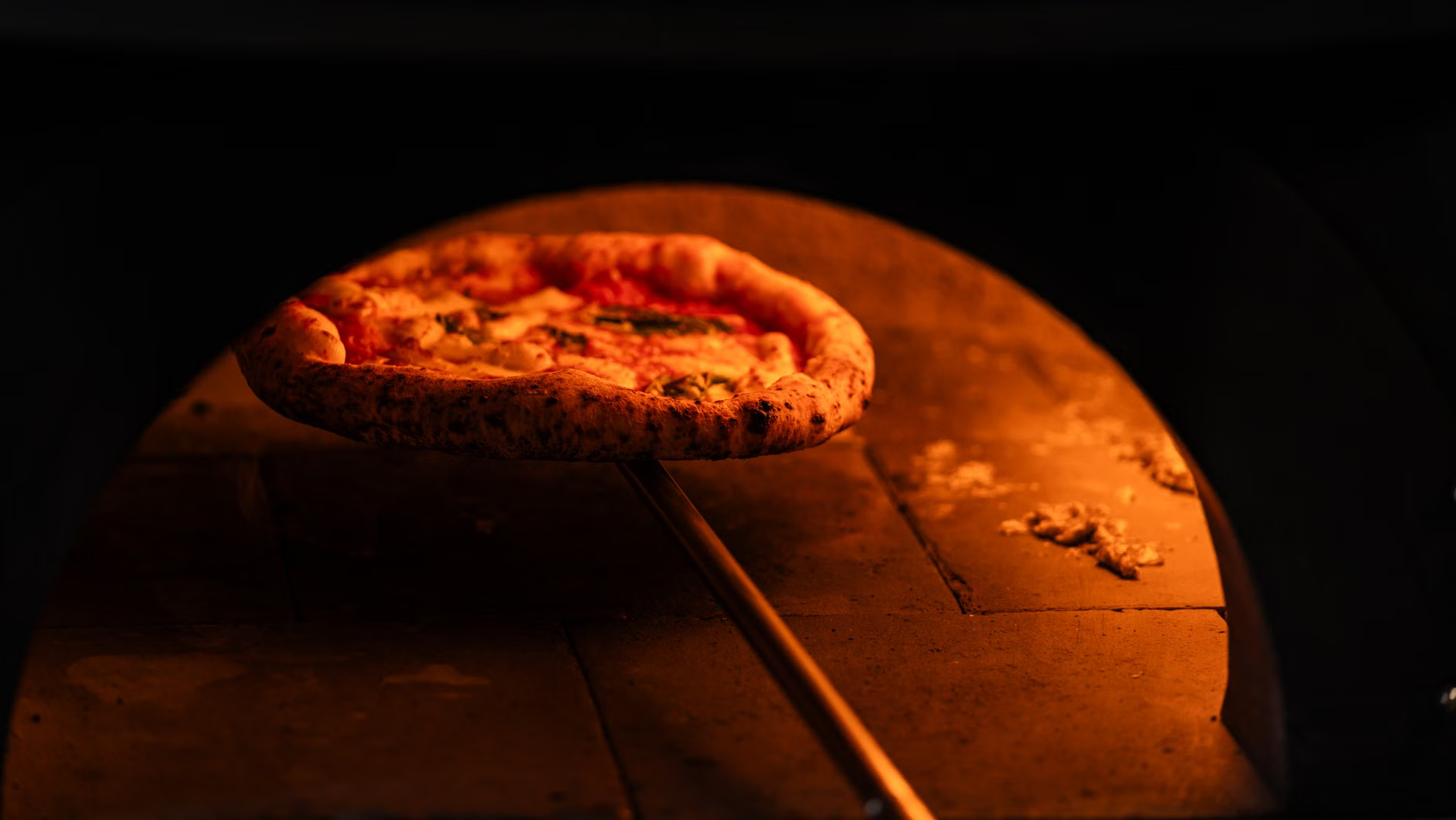 Neapolitan pizza fire oven