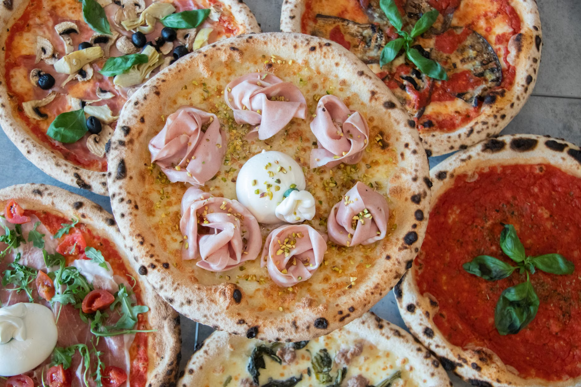 Neapolitan pizza toppings