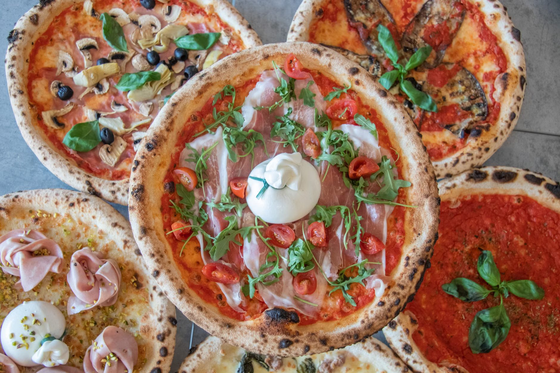Neapolitan pizza toppings